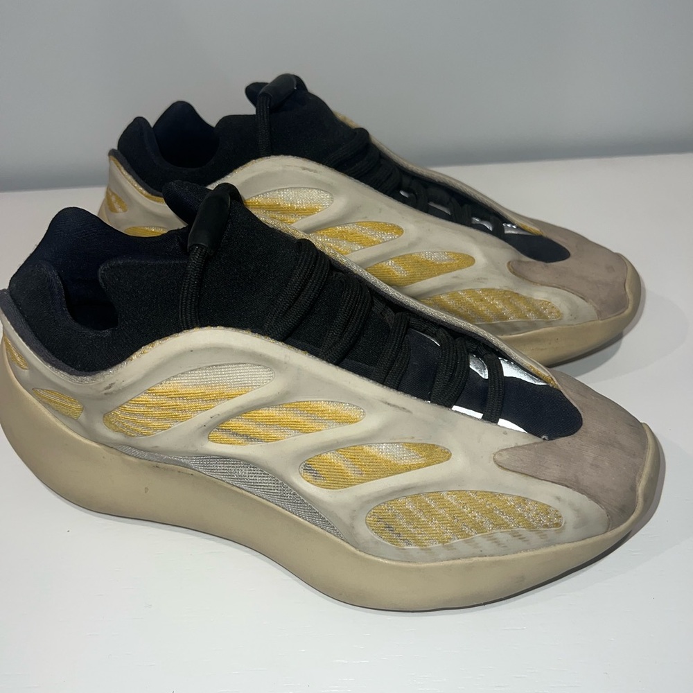 Yeezy 700 V3 Safflower